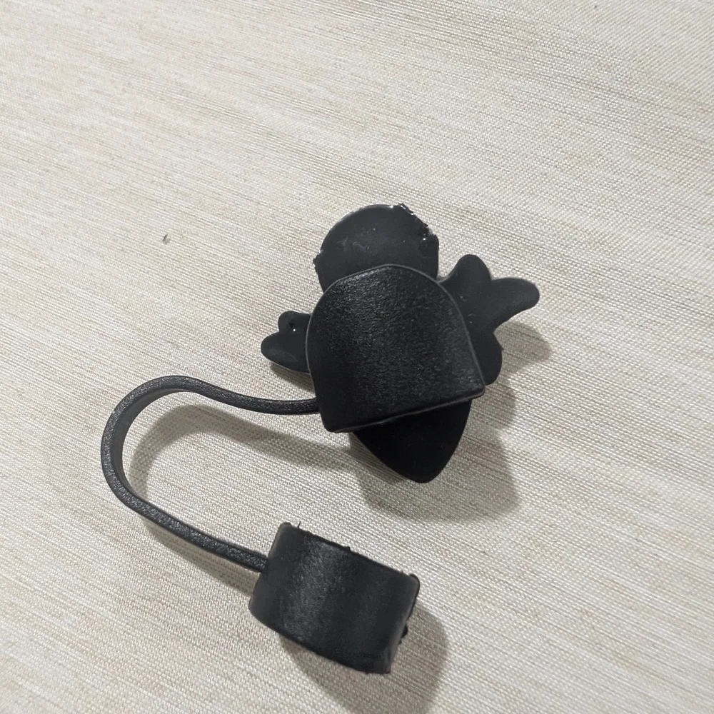 🎀$5  Black and White Character Straw Charm